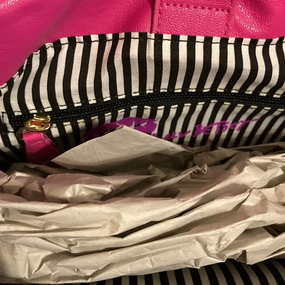 Luv Betsey Johnson Breann Quilted Tote with Pink and Black Heart Accents. NEW! - Picture 9 of 15